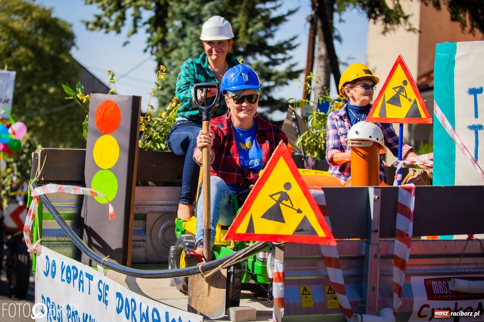Zdjęcie w galerii na portalu naszraciborz.pl: Korowód jak maraton. Dożynki w Pogrzebieniu [FOTO i WIDEO]  wiadomości z regionu