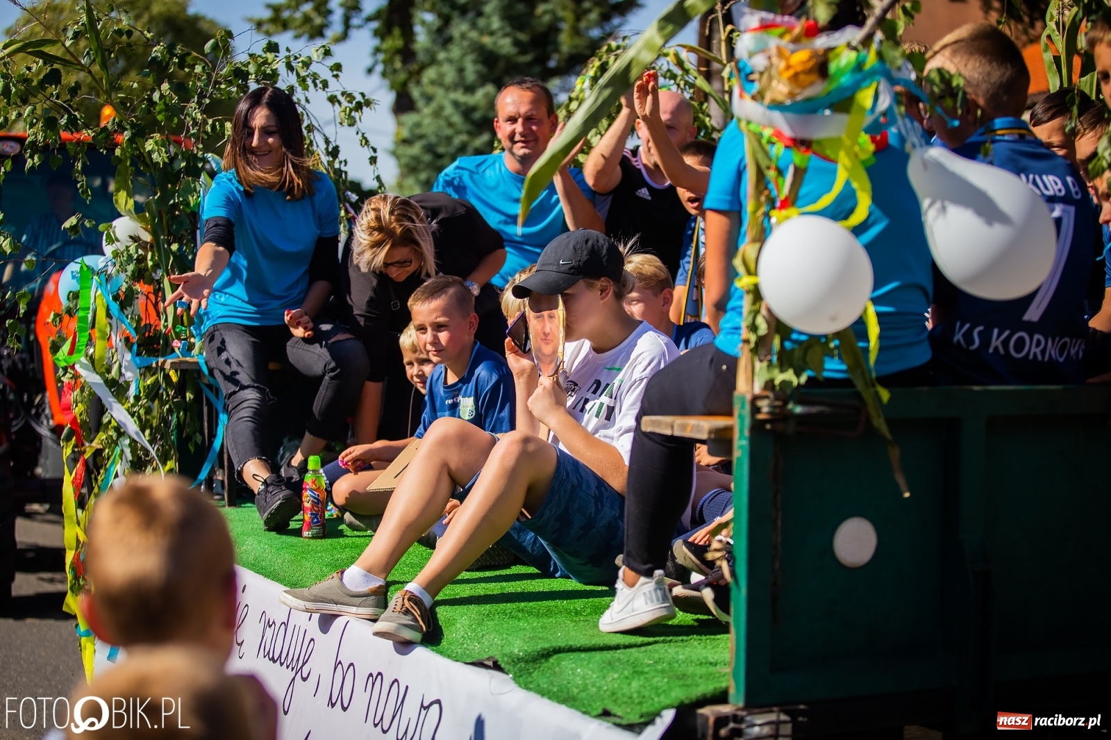 Zdjęcie w galerii na portalu naszraciborz.pl: Korowód jak maraton. Dożynki w Pogrzebieniu [FOTO i WIDEO]  wiadomości z regionu