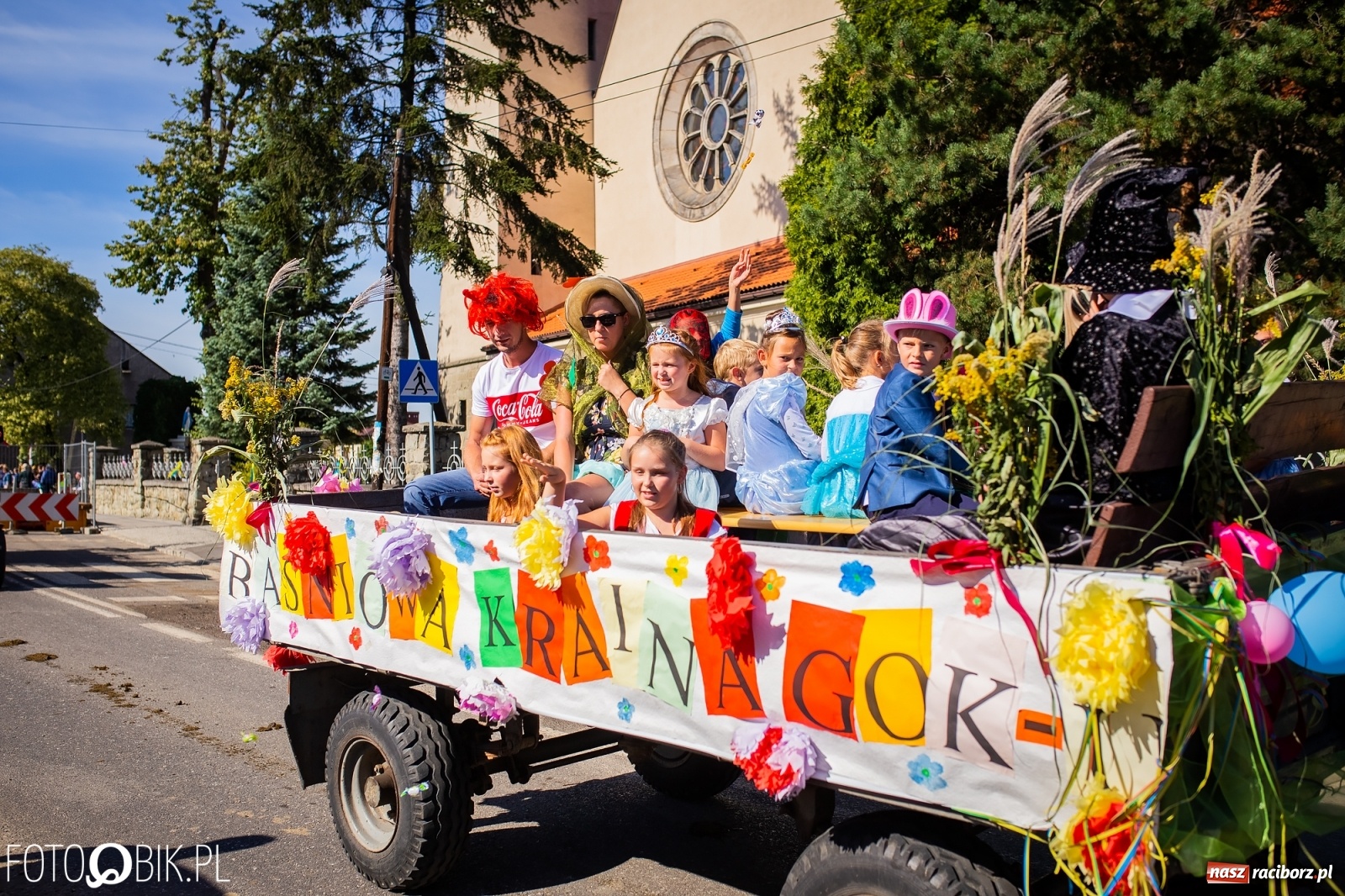 Zdjęcie w galerii na portalu naszraciborz.pl: Korowód jak maraton. Dożynki w Pogrzebieniu [FOTO i WIDEO]  wiadomości z regionu