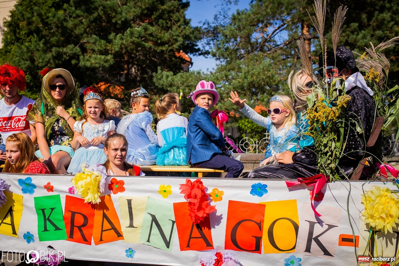 Zdjęcie w galerii na portalu naszraciborz.pl: Korowód jak maraton. Dożynki w Pogrzebieniu [FOTO i WIDEO]  wiadomości z regionu
