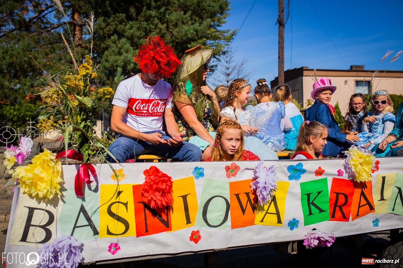 Zdjęcie w galerii na portalu naszraciborz.pl: Korowód jak maraton. Dożynki w Pogrzebieniu [FOTO i WIDEO]  wiadomości z regionu