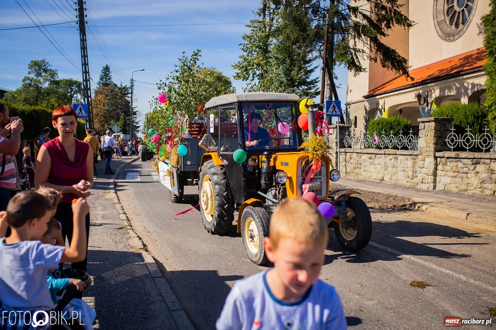 Zdjęcie w galerii na portalu naszraciborz.pl: Korowód jak maraton. Dożynki w Pogrzebieniu [FOTO i WIDEO]  wiadomości z regionu