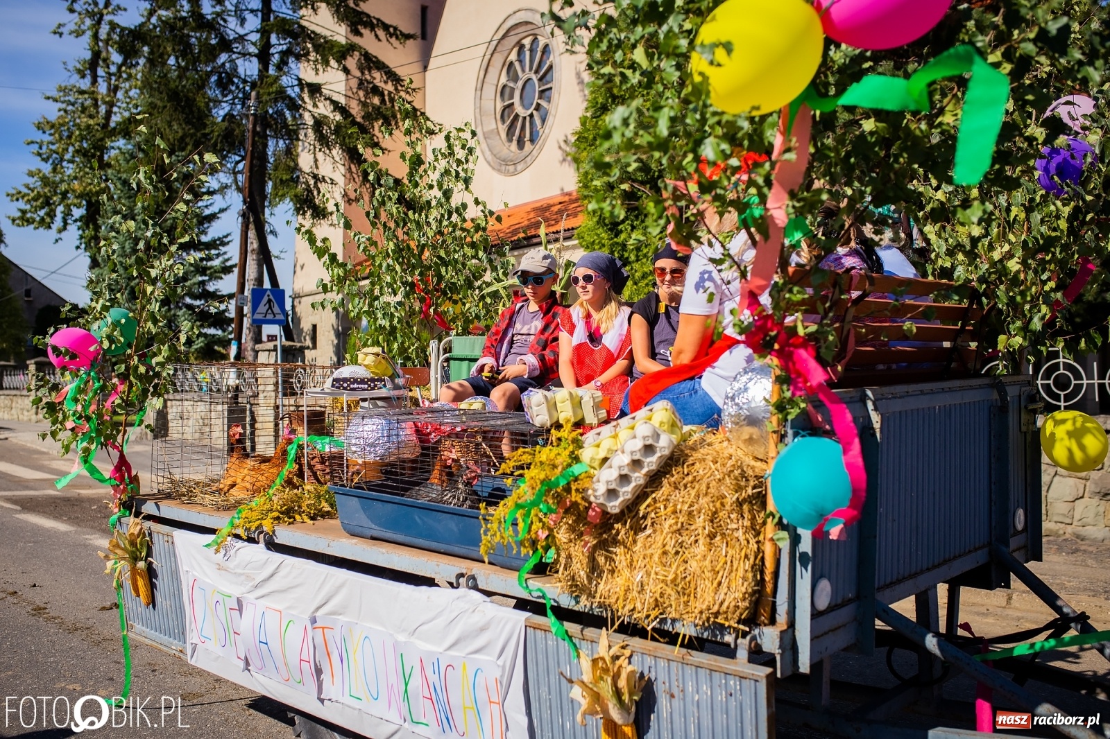 Zdjęcie w galerii na portalu naszraciborz.pl: Korowód jak maraton. Dożynki w Pogrzebieniu [FOTO i WIDEO]  wiadomości z regionu