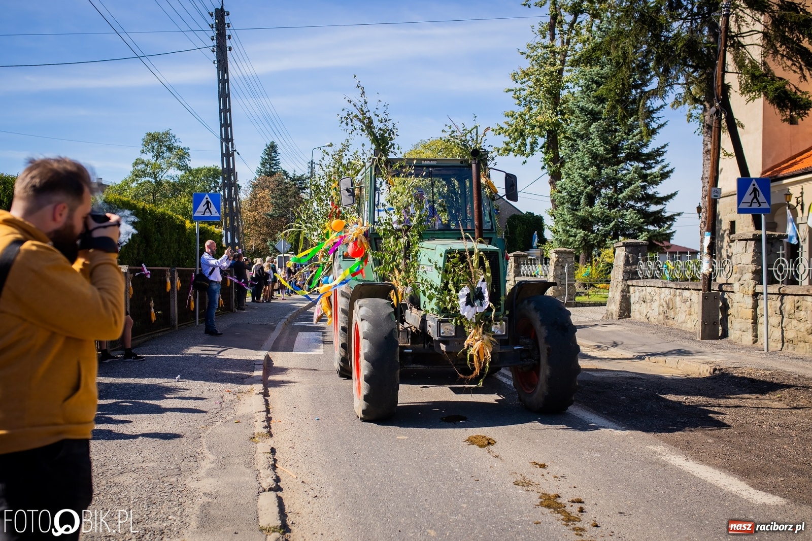 Zdjęcie w galerii na portalu naszraciborz.pl: Korowód jak maraton. Dożynki w Pogrzebieniu [FOTO i WIDEO]  wiadomości z regionu