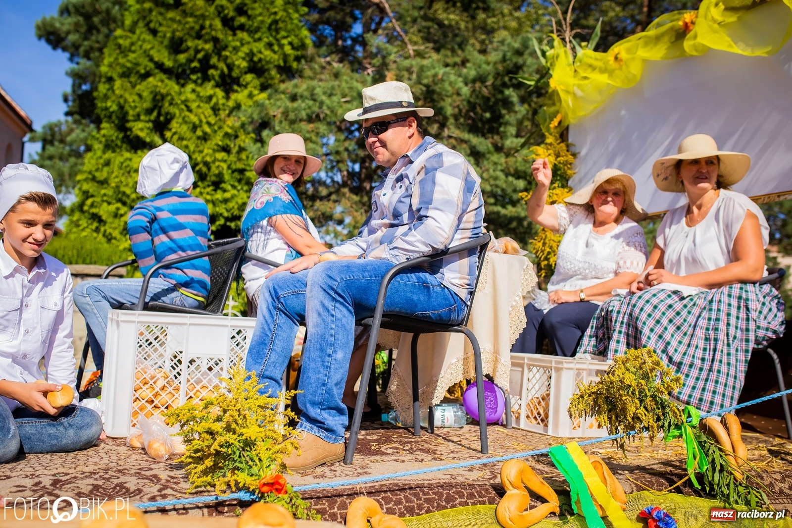 Zdjęcie w galerii na portalu naszraciborz.pl: Korowód jak maraton. Dożynki w Pogrzebieniu [FOTO i WIDEO]  wiadomości z regionu