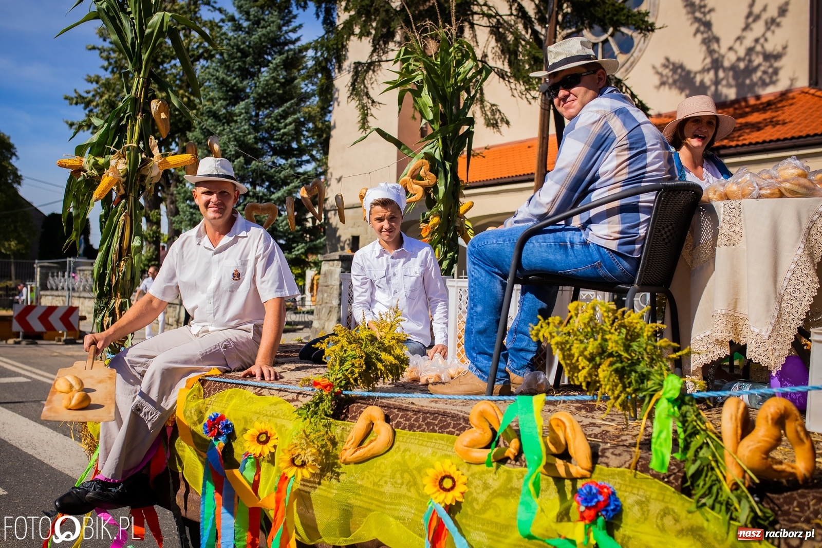 Zdjęcie w galerii na portalu naszraciborz.pl: Korowód jak maraton. Dożynki w Pogrzebieniu [FOTO i WIDEO]  wiadomości z regionu