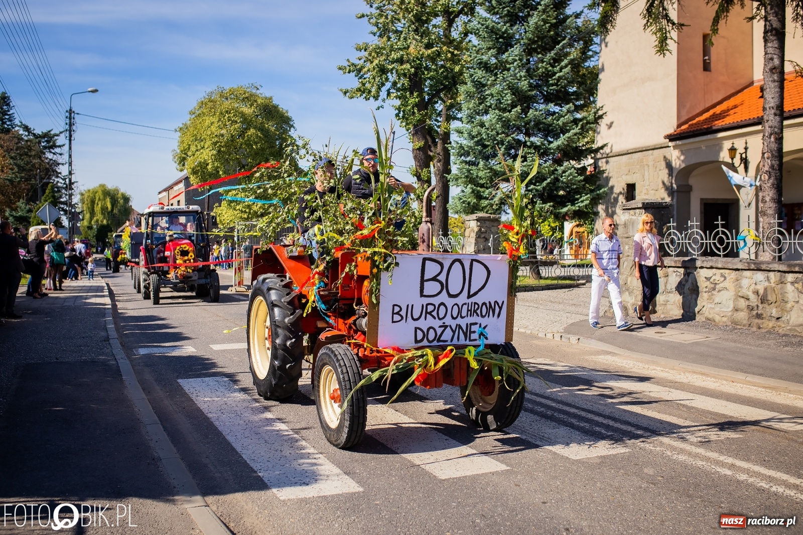 Zdjęcie w galerii na portalu naszraciborz.pl: Korowód jak maraton. Dożynki w Pogrzebieniu [FOTO i WIDEO]  wiadomości z regionu