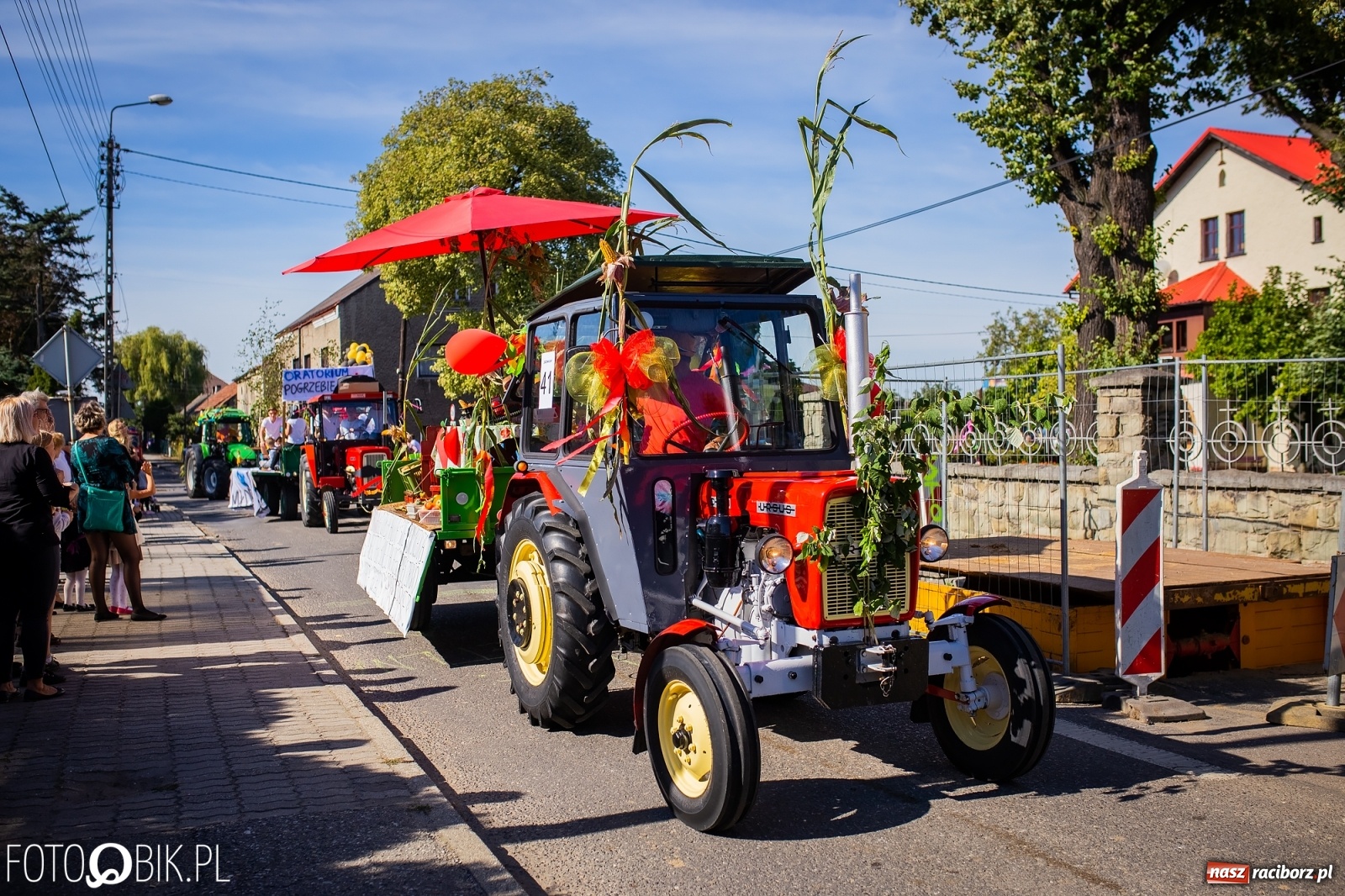 Zdjęcie w galerii na portalu naszraciborz.pl: Korowód jak maraton. Dożynki w Pogrzebieniu [FOTO i WIDEO]  wiadomości z regionu