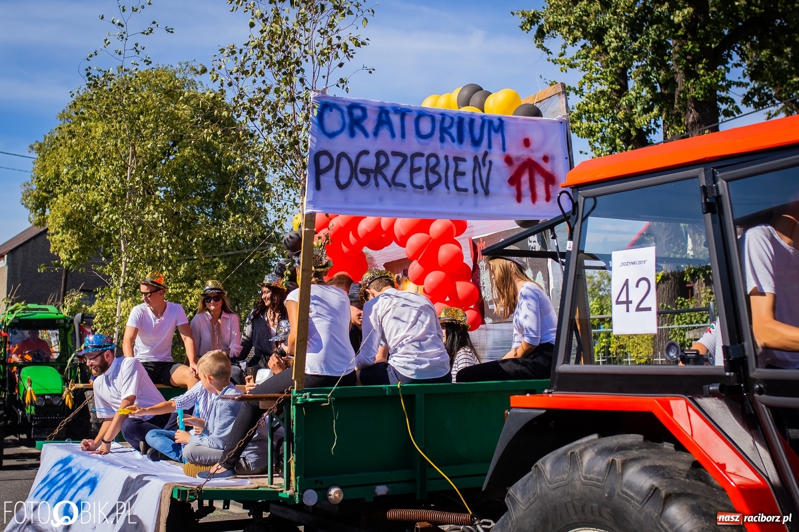 Zdjęcie w galerii na portalu naszraciborz.pl: Korowód jak maraton. Dożynki w Pogrzebieniu [FOTO i WIDEO]  wiadomości z regionu