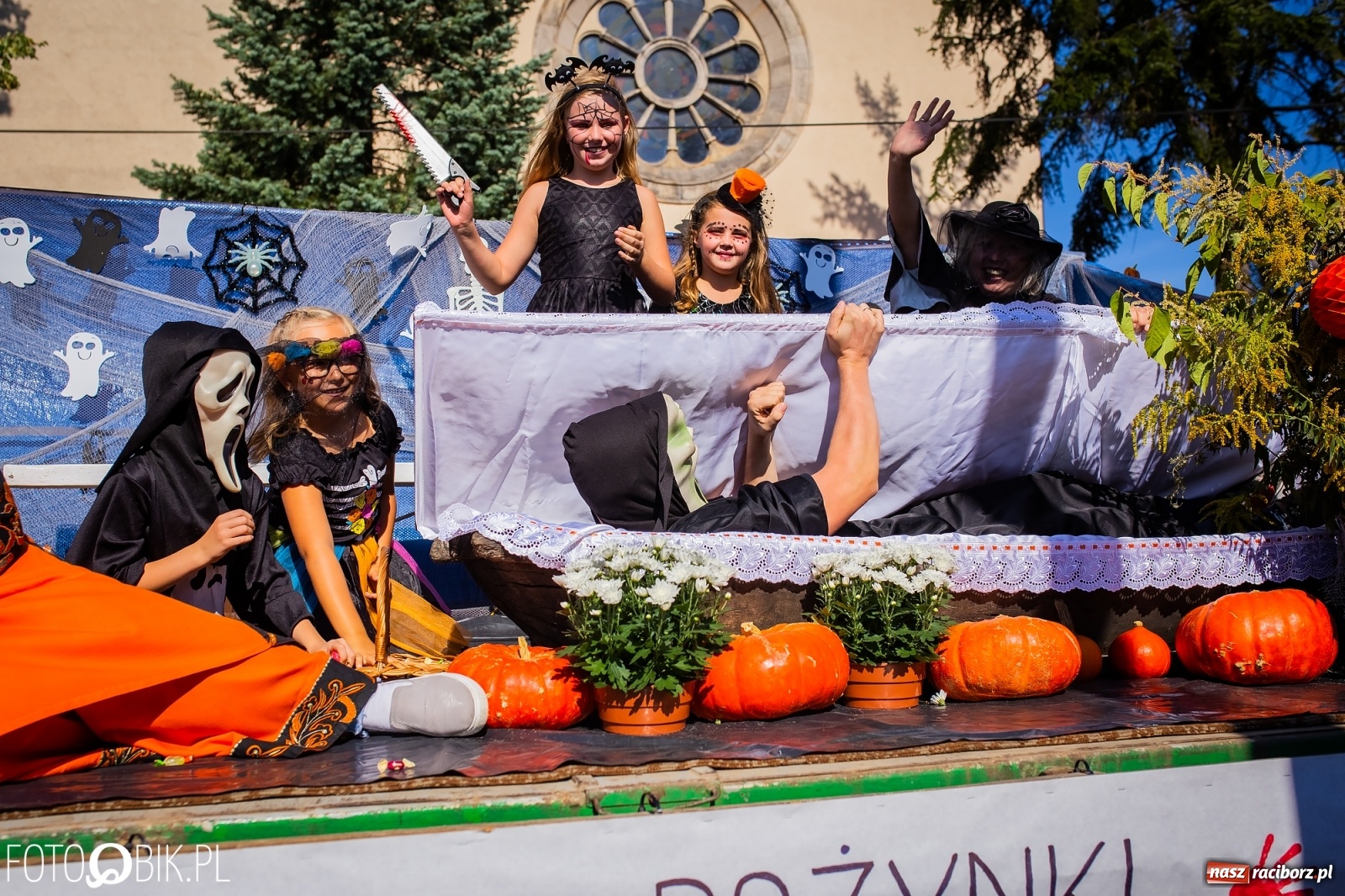 Zdjęcie w galerii na portalu naszraciborz.pl: Korowód jak maraton. Dożynki w Pogrzebieniu [FOTO i WIDEO]  wiadomości z regionu