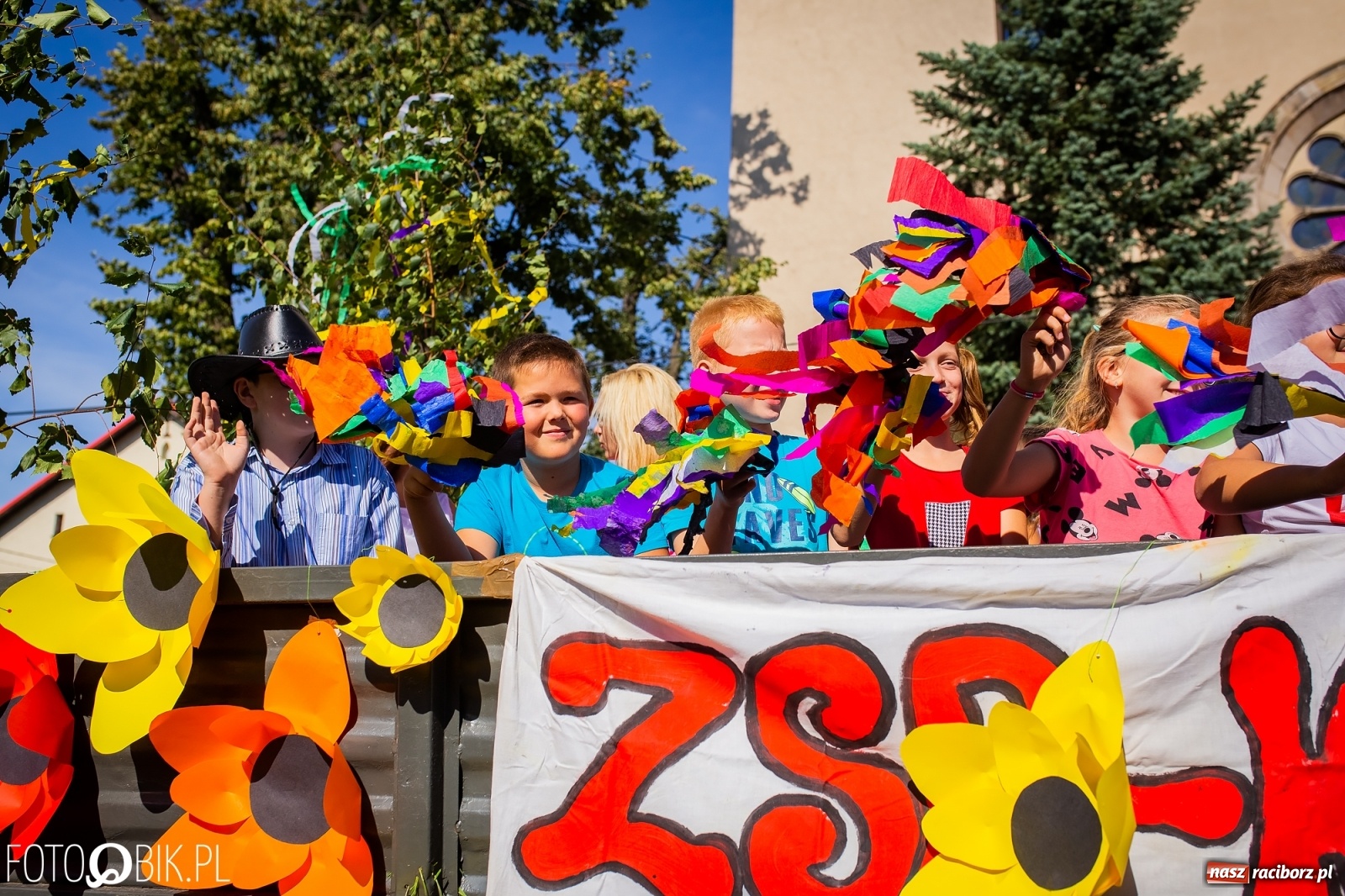 Zdjęcie w galerii na portalu naszraciborz.pl: Korowód jak maraton. Dożynki w Pogrzebieniu [FOTO i WIDEO]  wiadomości z regionu