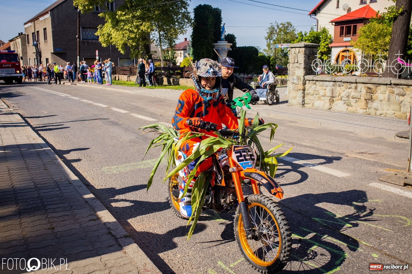 Zdjęcie w galerii na portalu naszraciborz.pl: Korowód jak maraton. Dożynki w Pogrzebieniu [FOTO i WIDEO]  wiadomości z regionu