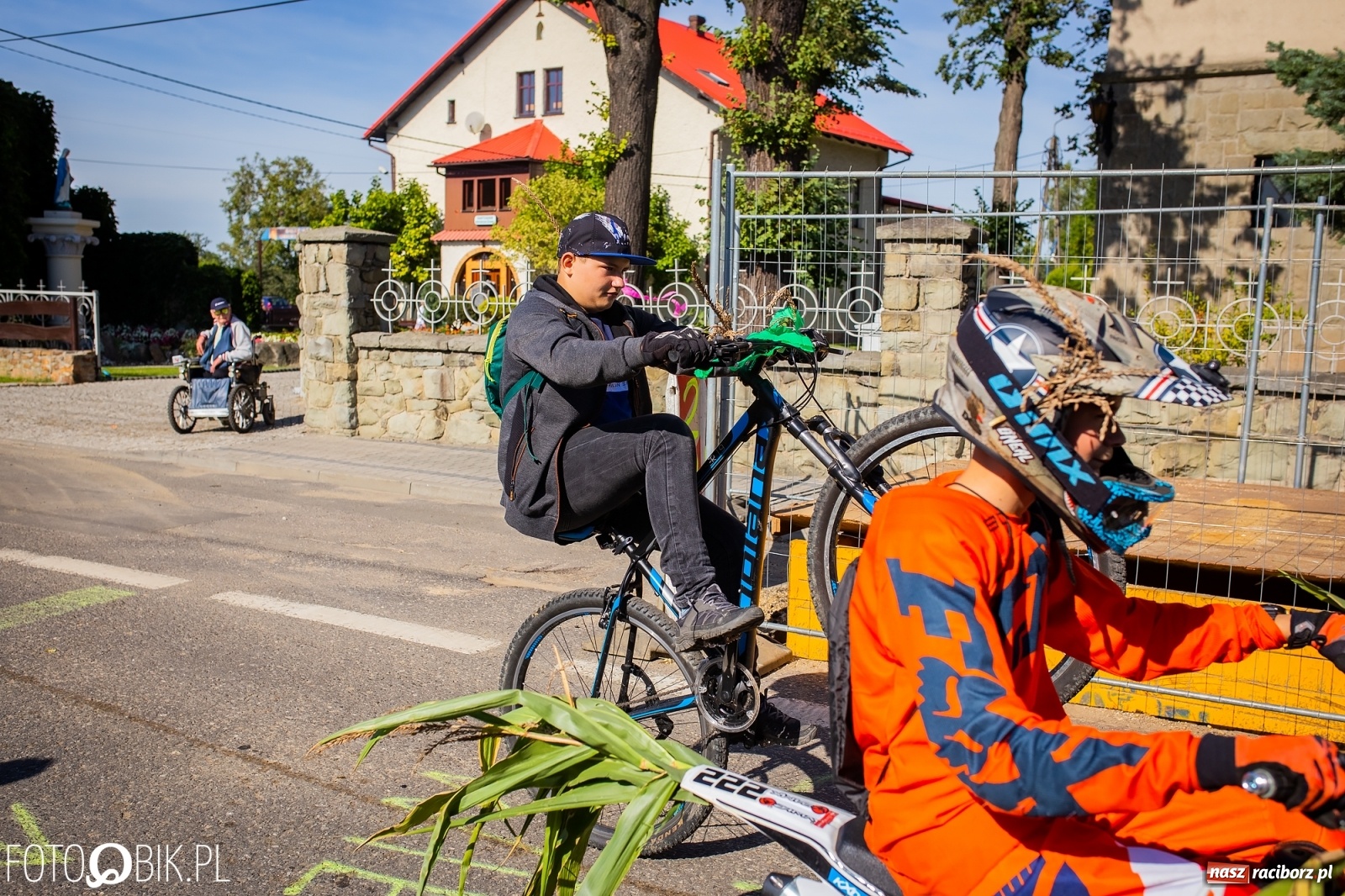 Zdjęcie w galerii na portalu naszraciborz.pl: Korowód jak maraton. Dożynki w Pogrzebieniu [FOTO i WIDEO]  wiadomości z regionu