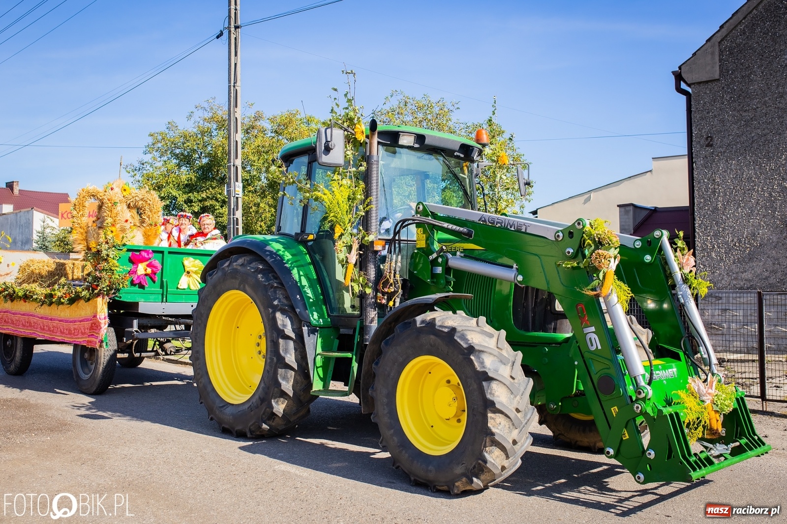 Zdjęcie w galerii na portalu naszraciborz.pl: Korowód jak maraton. Dożynki w Pogrzebieniu [FOTO i WIDEO]  wiadomości z regionu