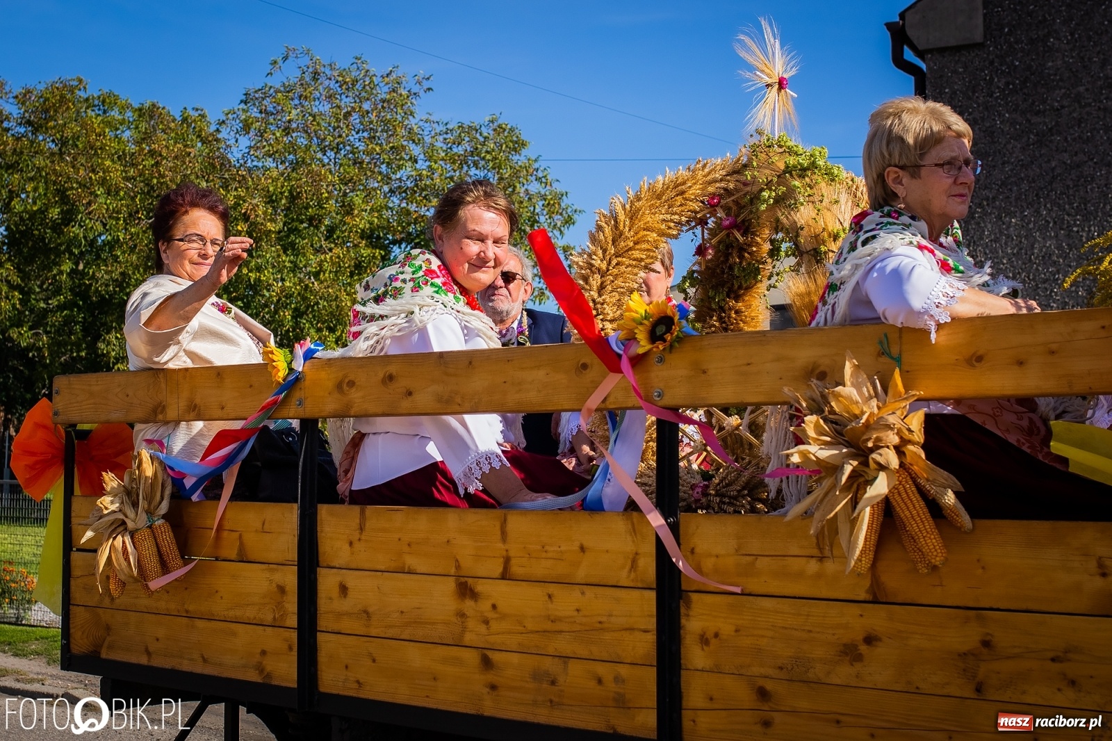 Zdjęcie w galerii na portalu naszraciborz.pl: Korowód jak maraton. Dożynki w Pogrzebieniu [FOTO i WIDEO]  wiadomości z regionu