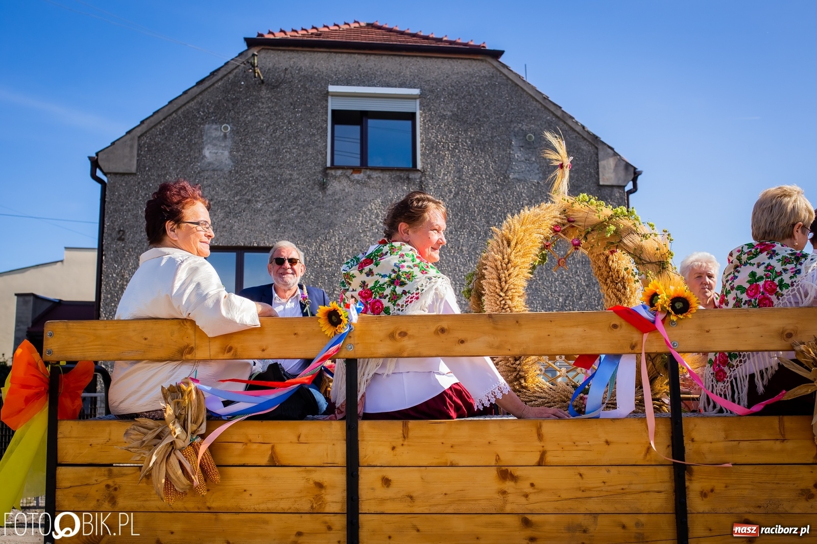 Zdjęcie w galerii na portalu naszraciborz.pl: Korowód jak maraton. Dożynki w Pogrzebieniu [FOTO i WIDEO]  wiadomości z regionu