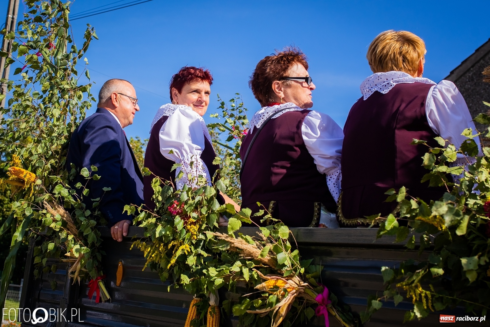 Zdjęcie w galerii na portalu naszraciborz.pl: Korowód jak maraton. Dożynki w Pogrzebieniu [FOTO i WIDEO]  wiadomości z regionu
