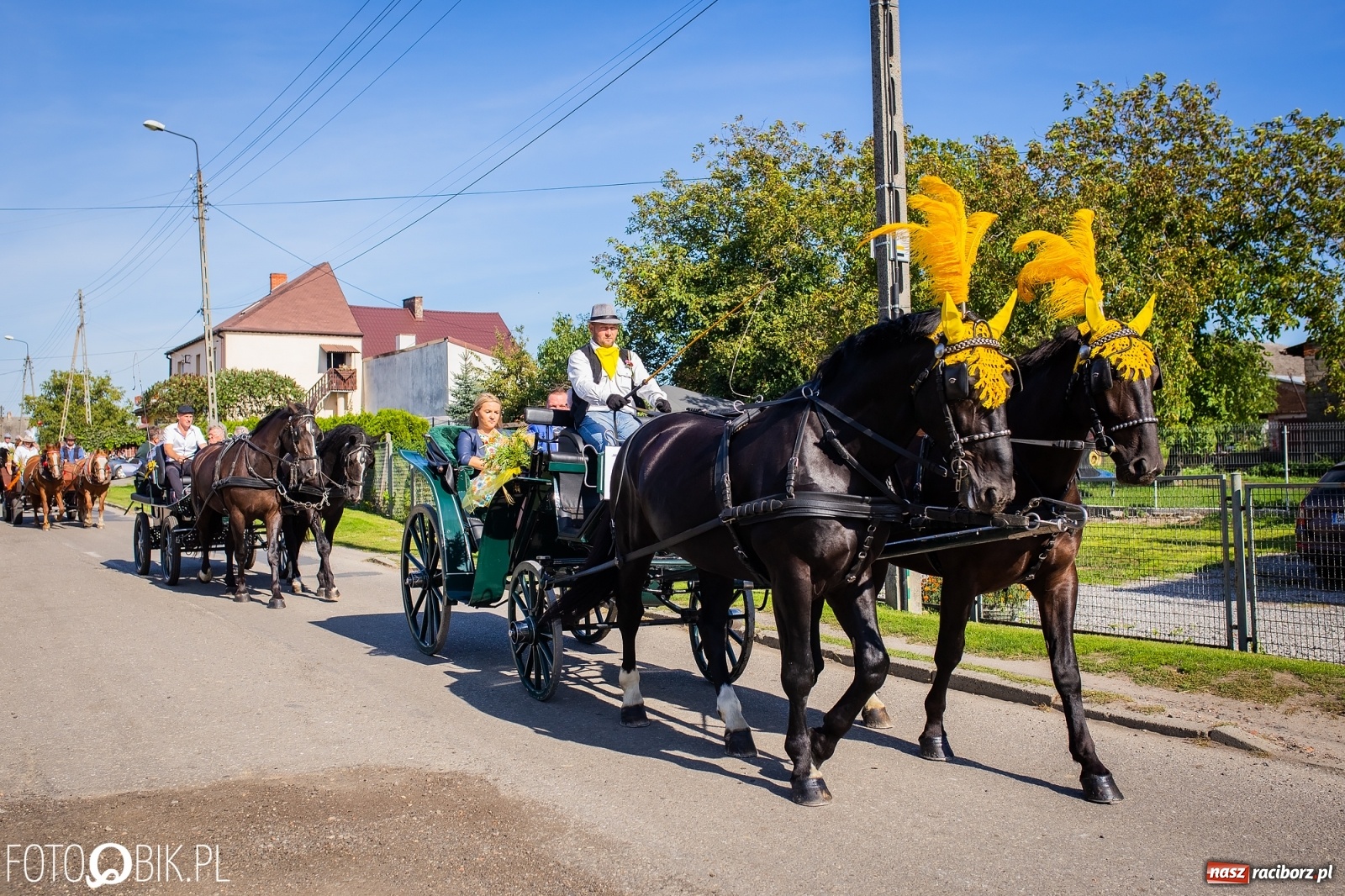 Zdjęcie w galerii na portalu naszraciborz.pl: Korowód jak maraton. Dożynki w Pogrzebieniu [FOTO i WIDEO]  wiadomości z regionu