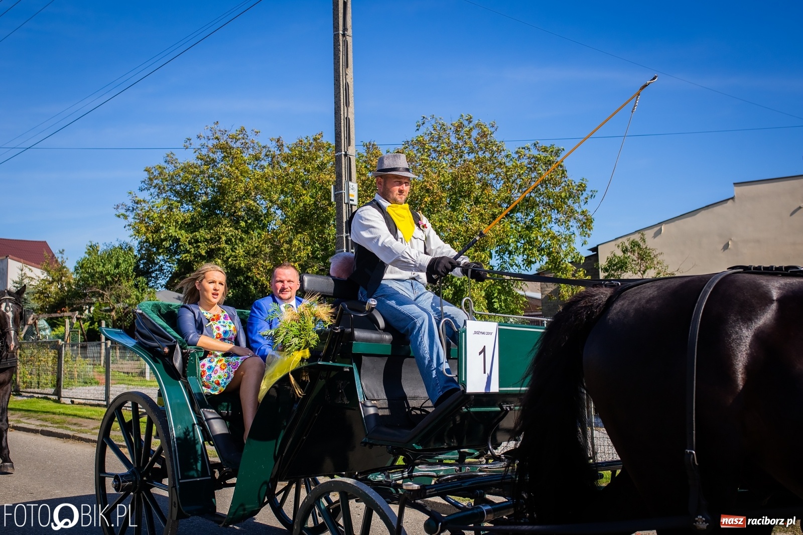 Zdjęcie w galerii na portalu naszraciborz.pl: Korowód jak maraton. Dożynki w Pogrzebieniu [FOTO i WIDEO]  wiadomości z regionu