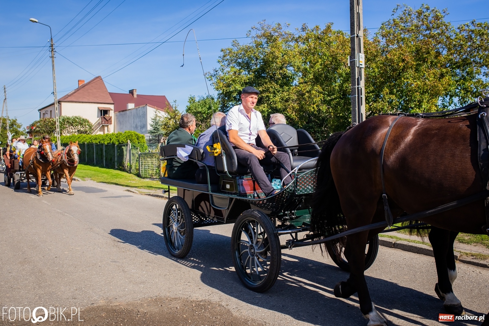 Zdjęcie w galerii na portalu naszraciborz.pl: Korowód jak maraton. Dożynki w Pogrzebieniu [FOTO i WIDEO]  wiadomości z regionu