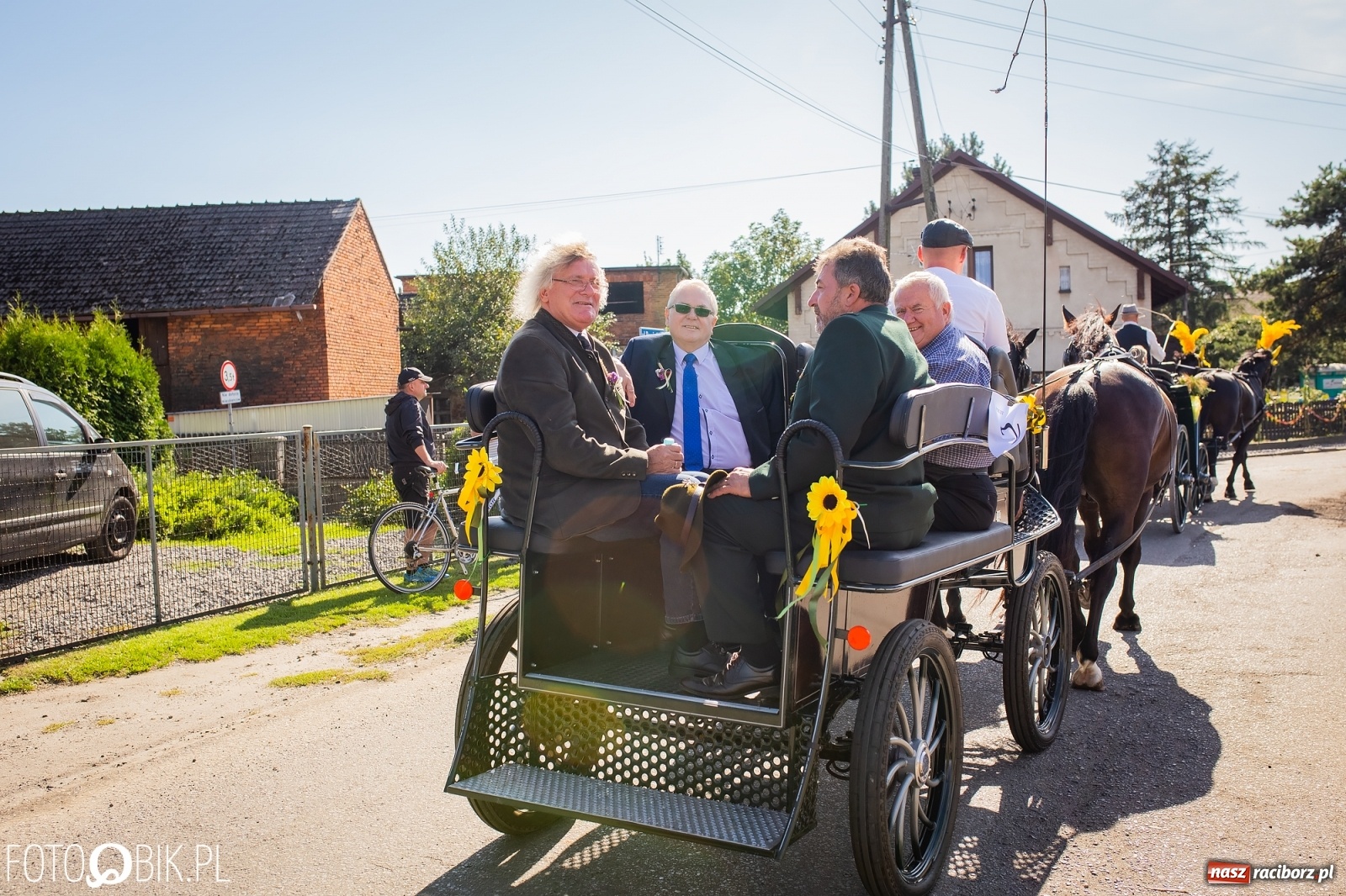 Zdjęcie w galerii na portalu naszraciborz.pl: Korowód jak maraton. Dożynki w Pogrzebieniu [FOTO i WIDEO]  wiadomości z regionu