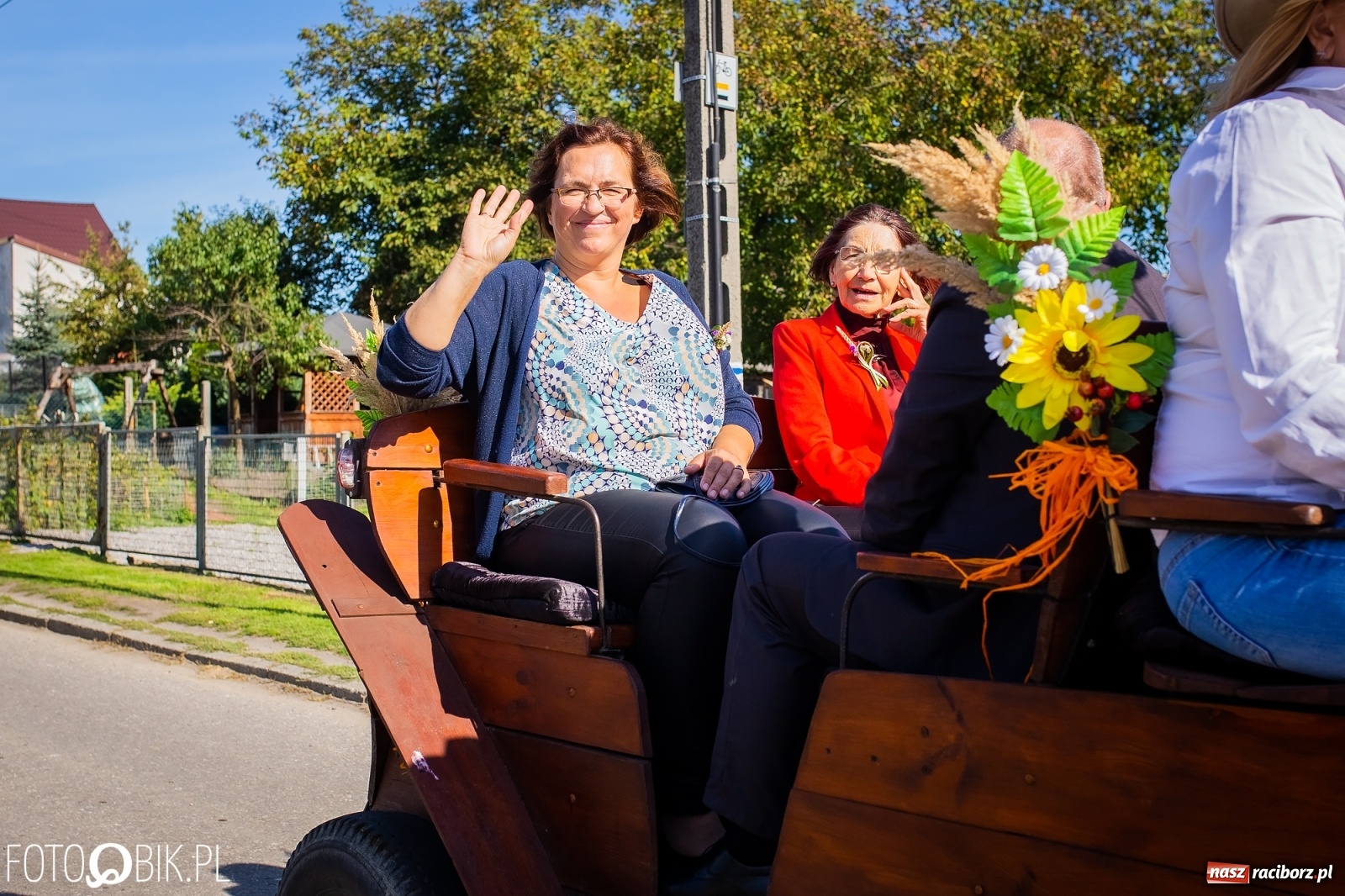 Zdjęcie w galerii na portalu naszraciborz.pl: Korowód jak maraton. Dożynki w Pogrzebieniu [FOTO i WIDEO]  wiadomości z regionu