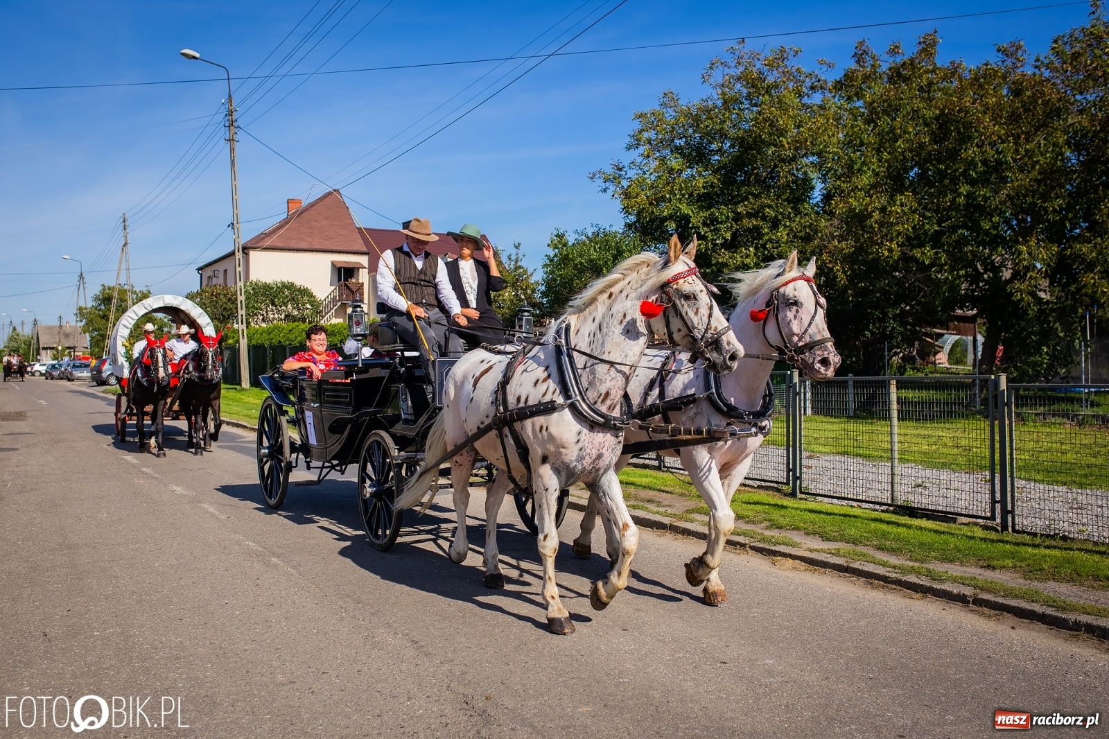 Zdjęcie w galerii na portalu naszraciborz.pl: Korowód jak maraton. Dożynki w Pogrzebieniu [FOTO i WIDEO]  wiadomości z regionu