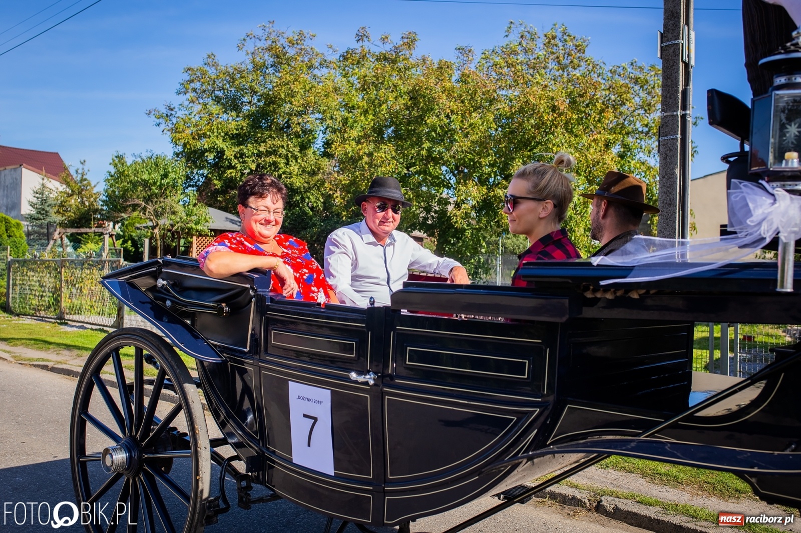 Zdjęcie w galerii na portalu naszraciborz.pl: Korowód jak maraton. Dożynki w Pogrzebieniu [FOTO i WIDEO]  wiadomości z regionu