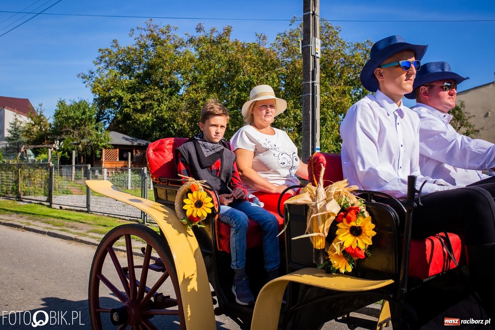 Zdjęcie w galerii na portalu naszraciborz.pl: Korowód jak maraton. Dożynki w Pogrzebieniu [FOTO i WIDEO]  wiadomości z regionu