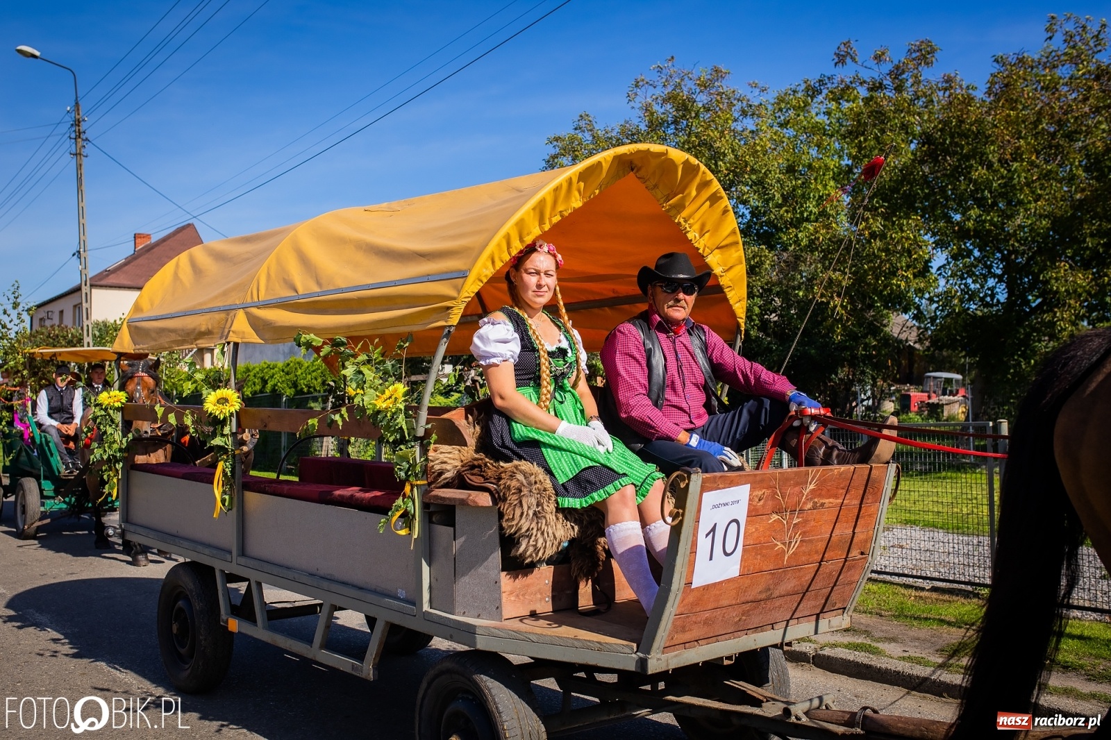 Zdjęcie w galerii na portalu naszraciborz.pl: Korowód jak maraton. Dożynki w Pogrzebieniu [FOTO i WIDEO]  wiadomości z regionu