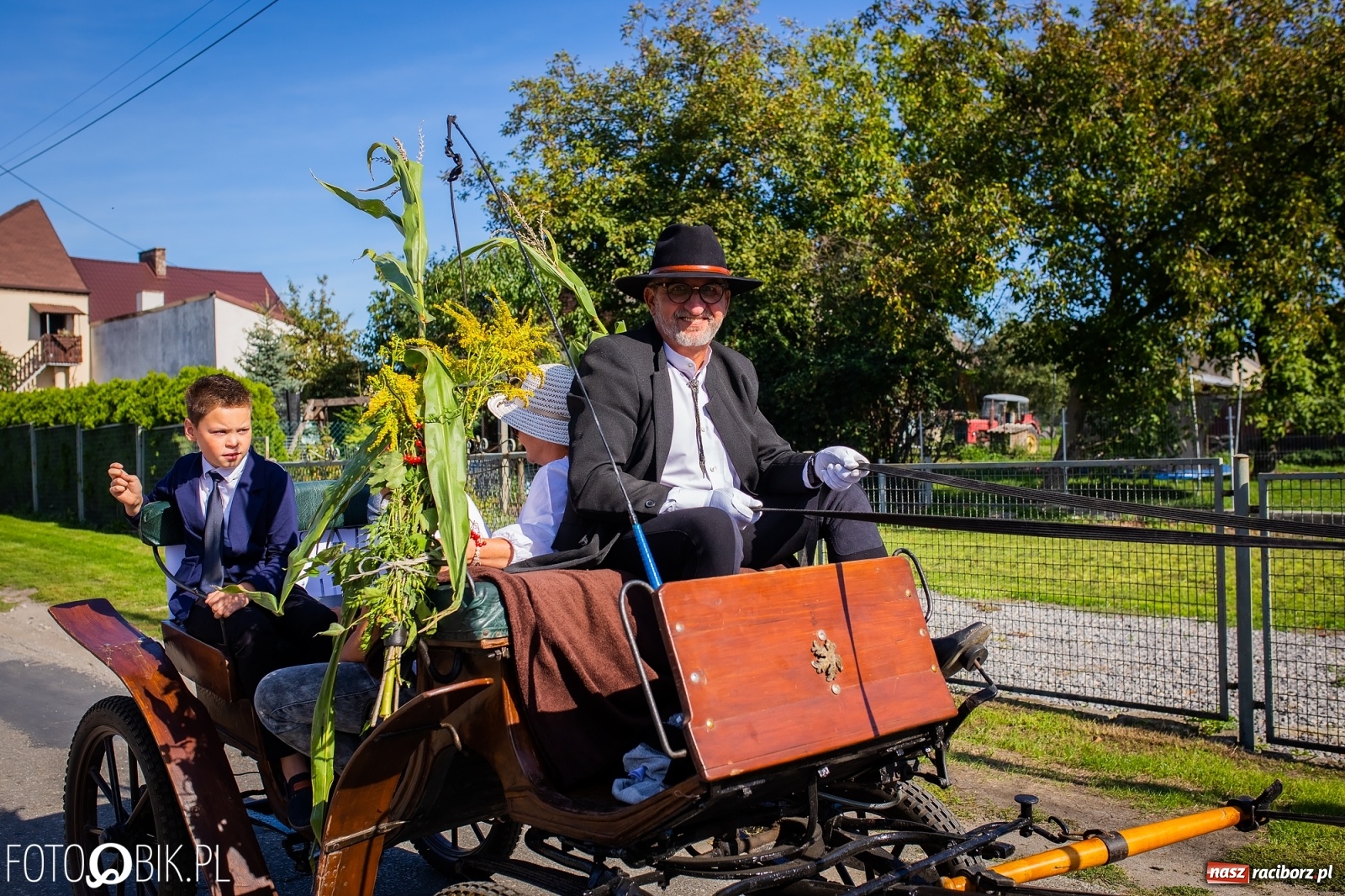 Zdjęcie w galerii na portalu naszraciborz.pl: Korowód jak maraton. Dożynki w Pogrzebieniu [FOTO i WIDEO]  wiadomości z regionu
