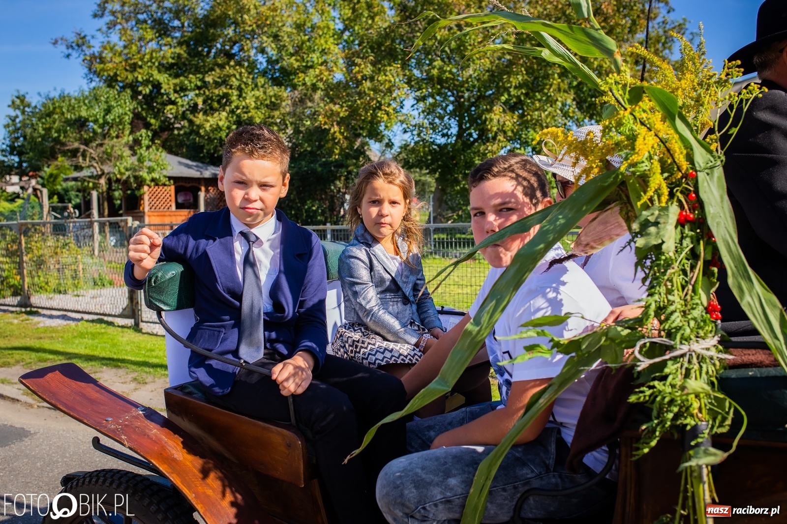 Zdjęcie w galerii na portalu naszraciborz.pl: Korowód jak maraton. Dożynki w Pogrzebieniu [FOTO i WIDEO]  wiadomości z regionu