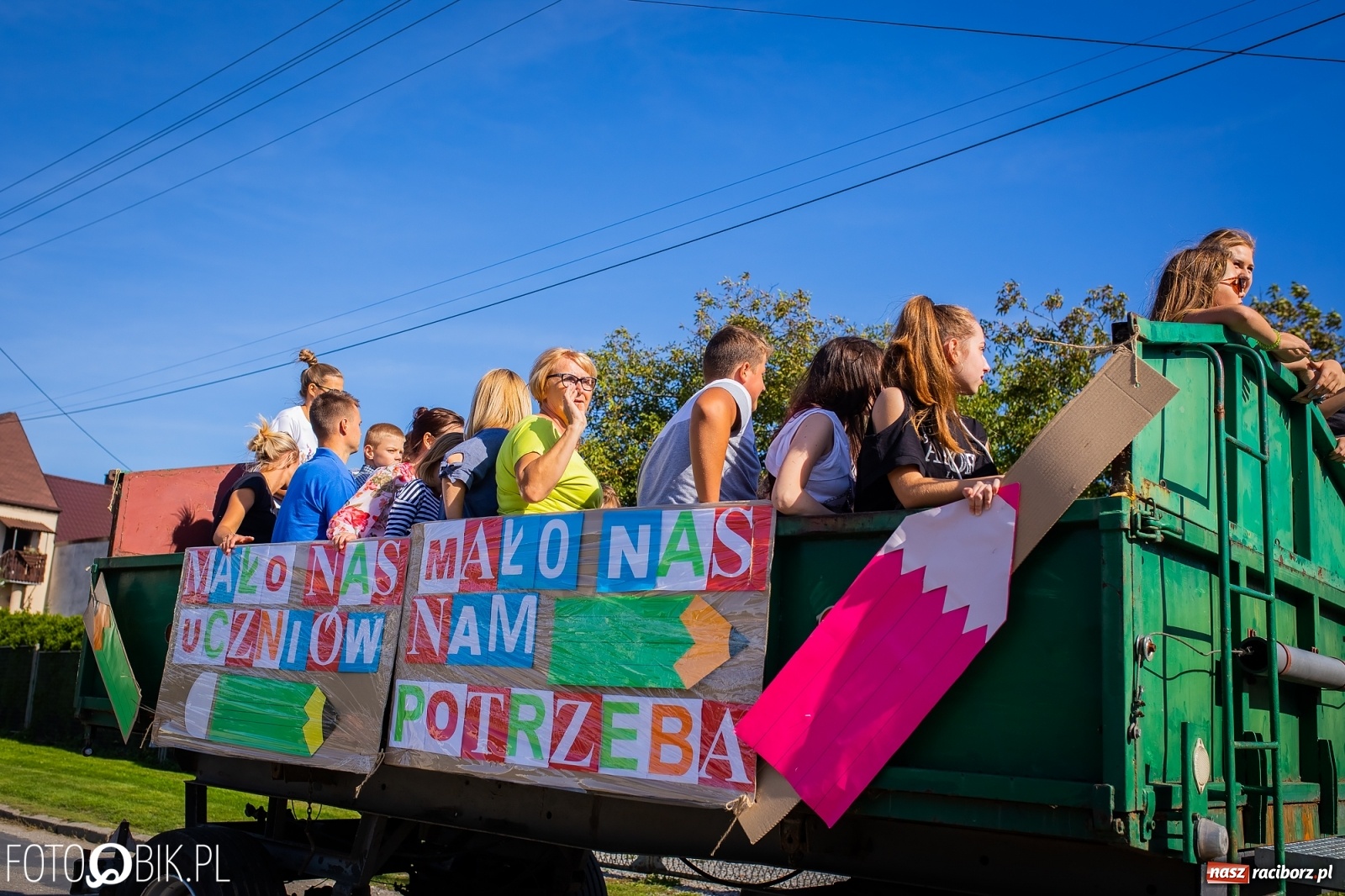 Zdjęcie w galerii na portalu naszraciborz.pl: Korowód jak maraton. Dożynki w Pogrzebieniu [FOTO i WIDEO]  wiadomości z regionu