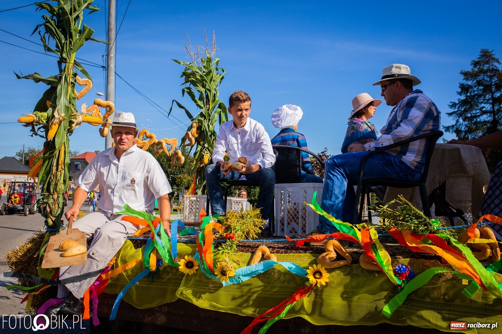 Zdjęcie w galerii na portalu naszraciborz.pl: Korowód jak maraton. Dożynki w Pogrzebieniu [FOTO i WIDEO]  wiadomości z regionu