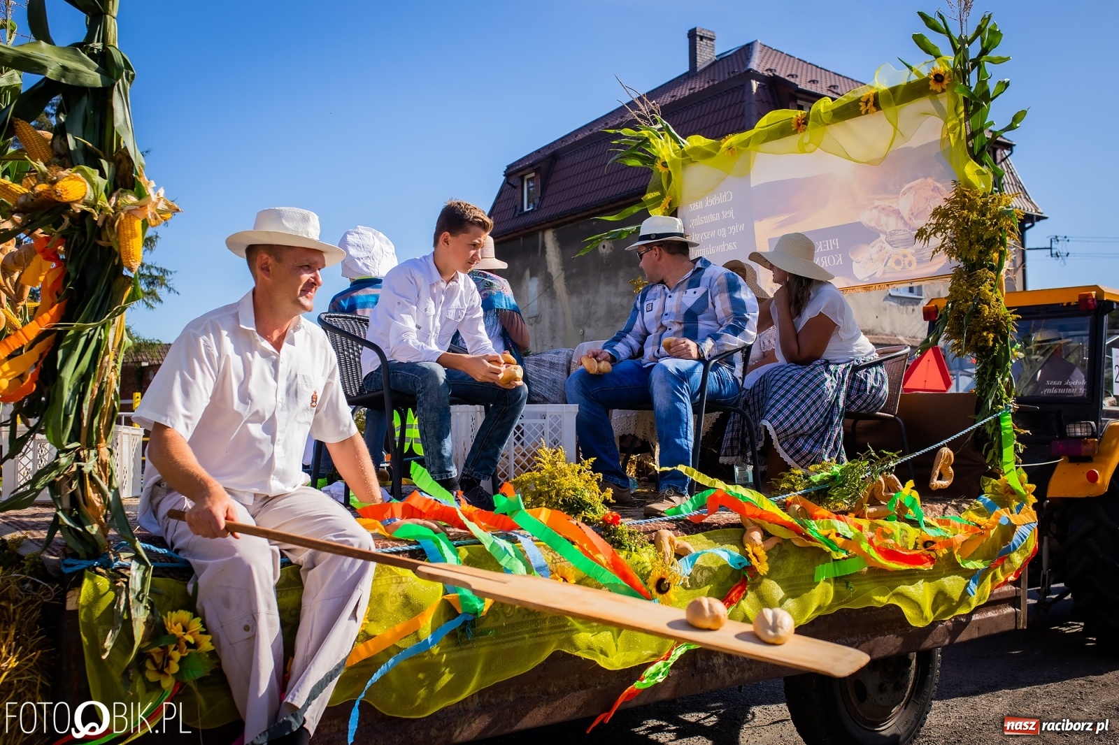 Zdjęcie w galerii na portalu naszraciborz.pl: Korowód jak maraton. Dożynki w Pogrzebieniu [FOTO i WIDEO]  wiadomości z regionu