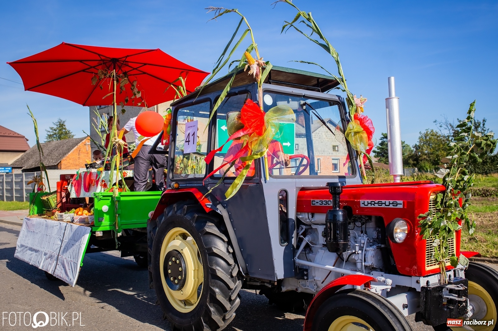 Zdjęcie w galerii na portalu naszraciborz.pl: Korowód jak maraton. Dożynki w Pogrzebieniu [FOTO i WIDEO]  wiadomości z regionu