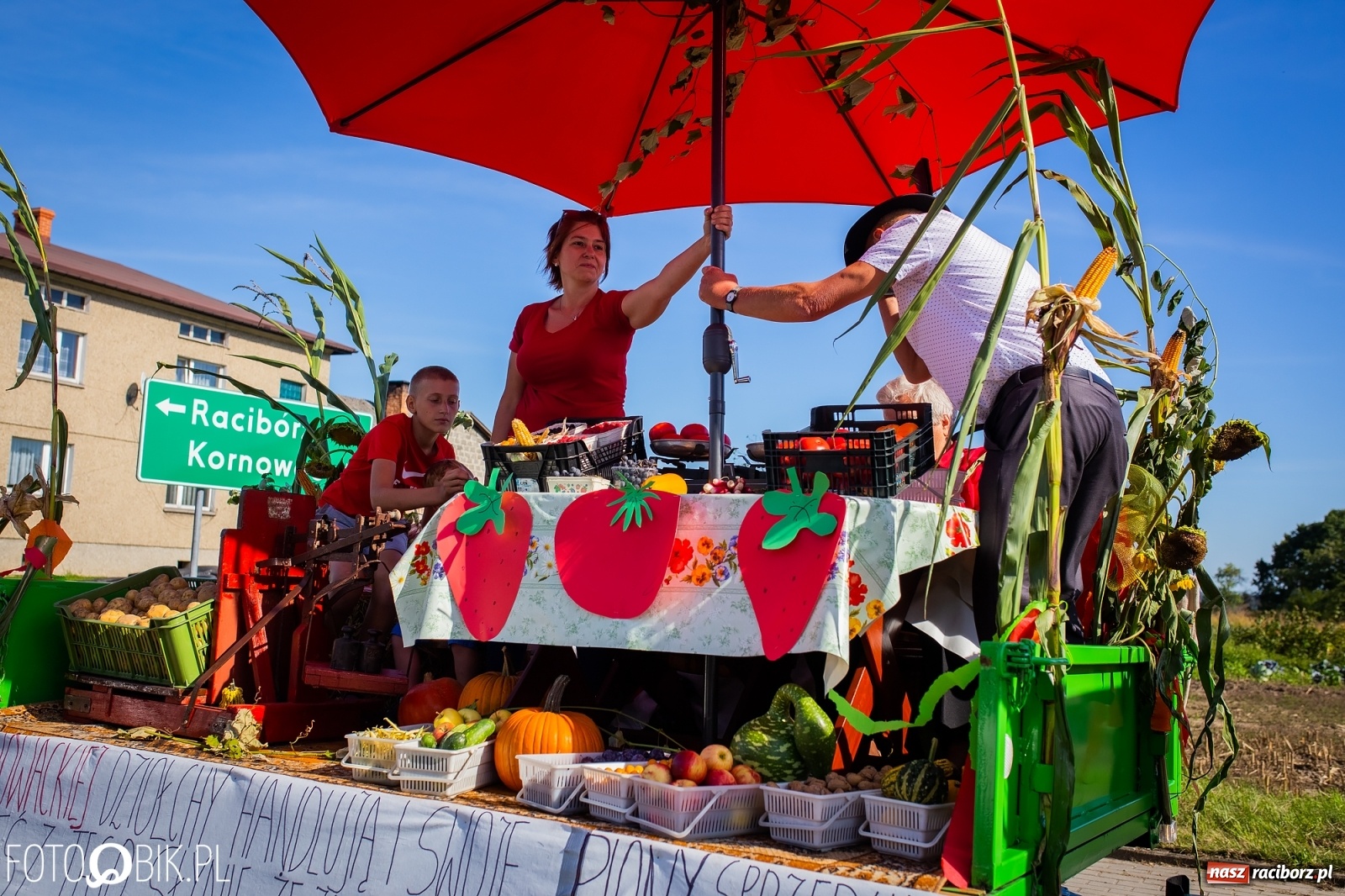 Zdjęcie w galerii na portalu naszraciborz.pl: Korowód jak maraton. Dożynki w Pogrzebieniu [FOTO i WIDEO]  wiadomości z regionu