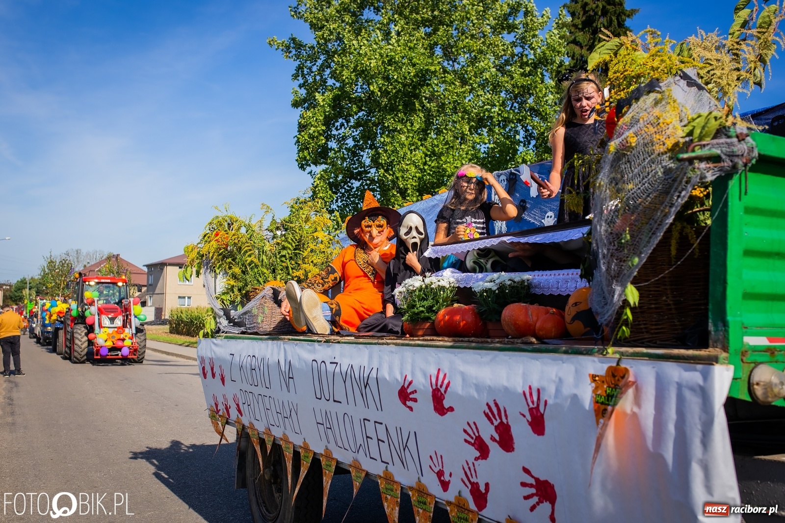 Zdjęcie w galerii na portalu naszraciborz.pl: Korowód jak maraton. Dożynki w Pogrzebieniu [FOTO i WIDEO]  wiadomości z regionu