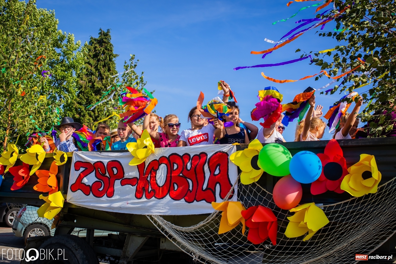 Zdjęcie w galerii na portalu naszraciborz.pl: Korowód jak maraton. Dożynki w Pogrzebieniu [FOTO i WIDEO]  wiadomości z regionu