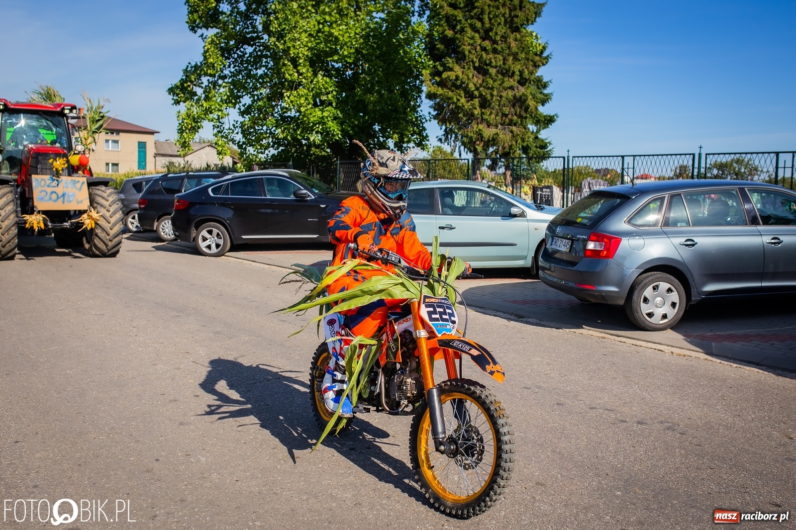 Zdjęcie w galerii na portalu naszraciborz.pl: Korowód jak maraton. Dożynki w Pogrzebieniu [FOTO i WIDEO]  wiadomości z regionu