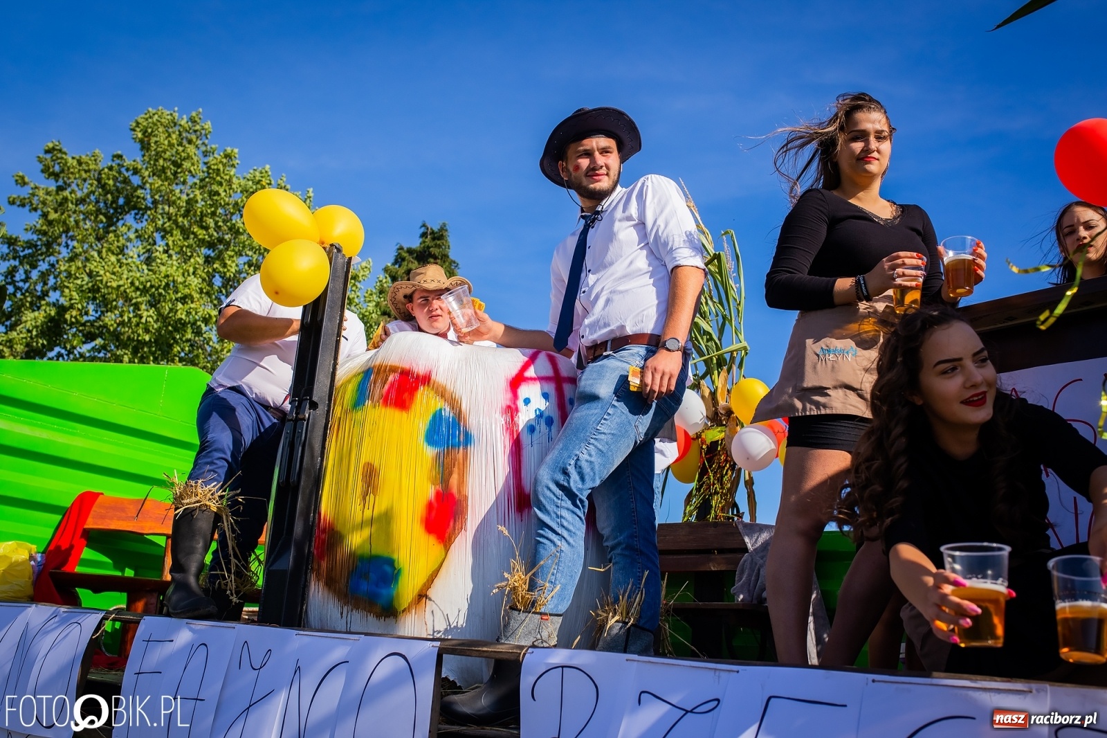 Zdjęcie w galerii na portalu naszraciborz.pl: Korowód jak maraton. Dożynki w Pogrzebieniu [FOTO i WIDEO]  wiadomości z regionu