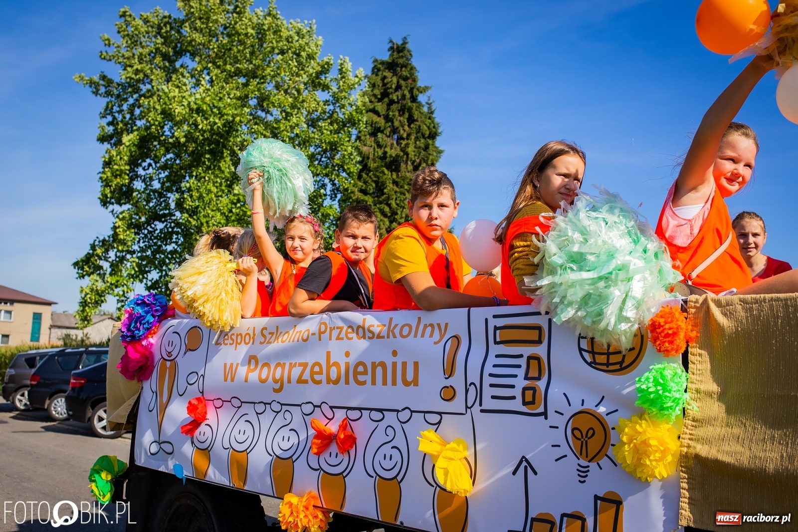 Zdjęcie w galerii na portalu naszraciborz.pl: Korowód jak maraton. Dożynki w Pogrzebieniu [FOTO i WIDEO]  wiadomości z regionu