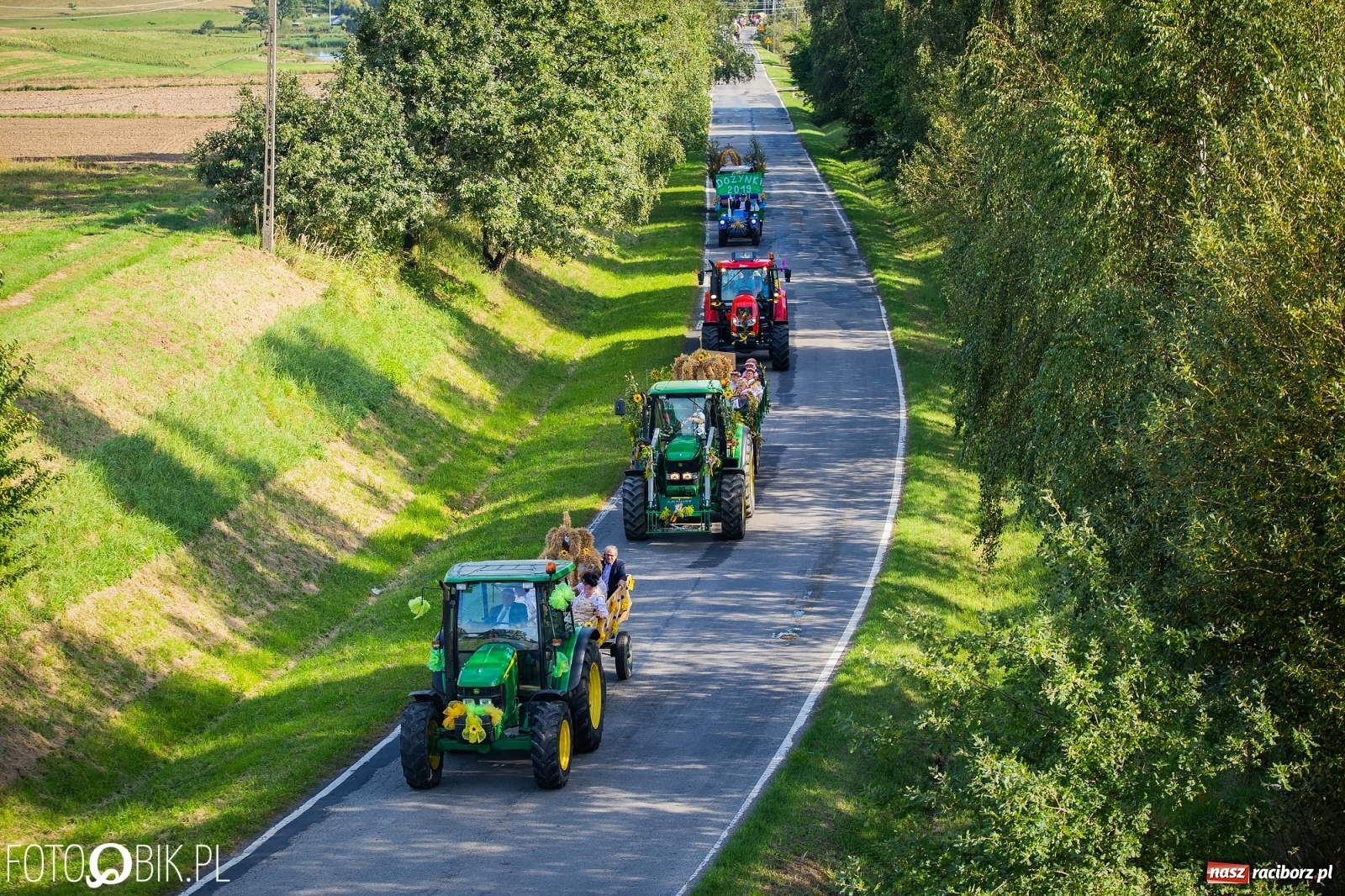 Zdjęcie w galerii na portalu naszraciborz.pl: Korowód jak maraton. Dożynki w Pogrzebieniu [FOTO i WIDEO]  wiadomości z regionu