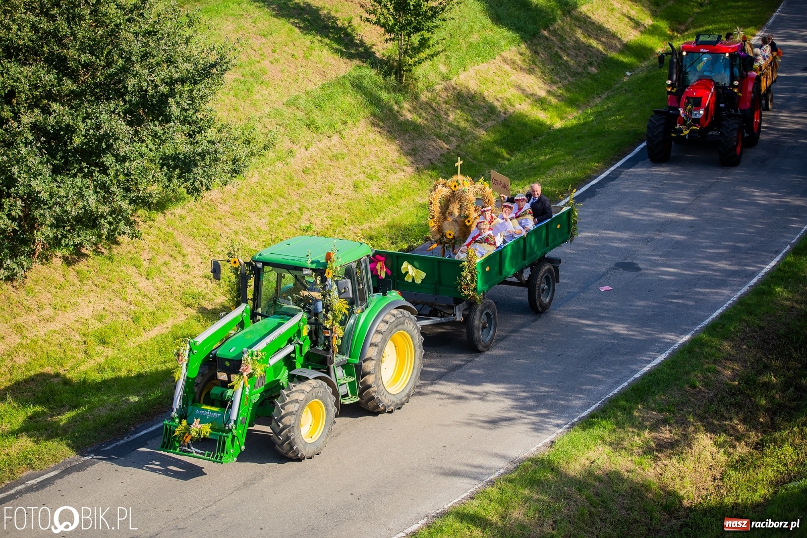 Zdjęcie w galerii na portalu naszraciborz.pl: Korowód jak maraton. Dożynki w Pogrzebieniu [FOTO i WIDEO]  wiadomości z regionu