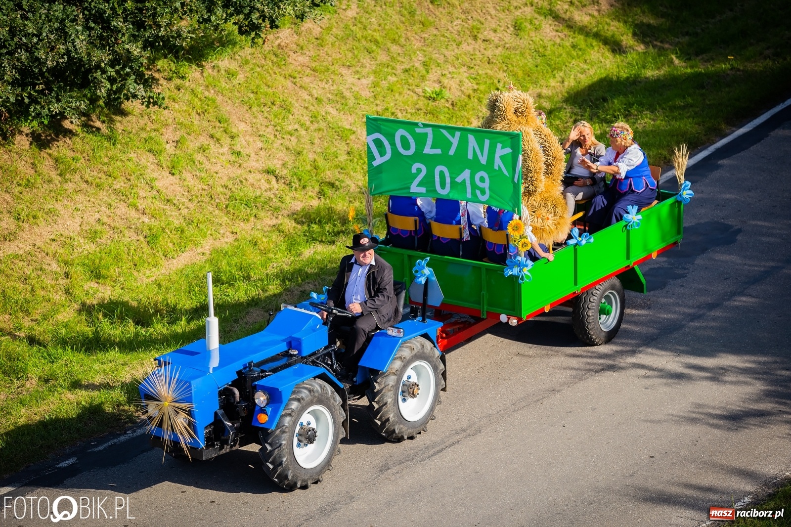 Zdjęcie w galerii na portalu naszraciborz.pl: Korowód jak maraton. Dożynki w Pogrzebieniu [FOTO i WIDEO]  wiadomości z regionu