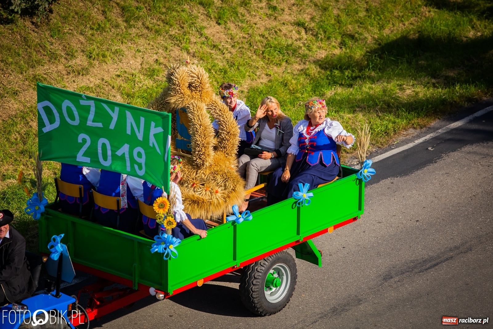 Zdjęcie w galerii na portalu naszraciborz.pl: Korowód jak maraton. Dożynki w Pogrzebieniu [FOTO i WIDEO]  wiadomości z regionu