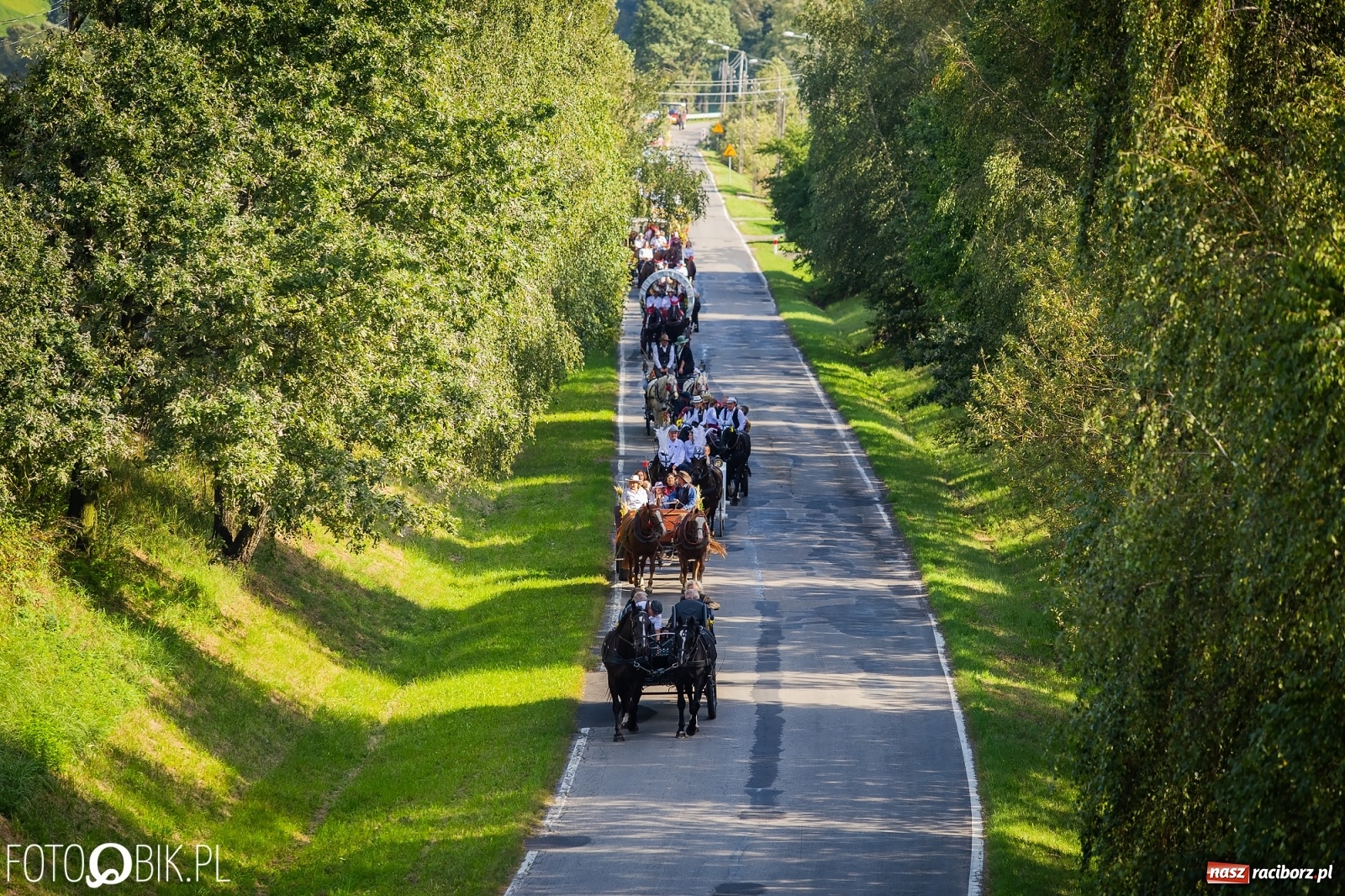 Zdjęcie w galerii na portalu naszraciborz.pl: Korowód jak maraton. Dożynki w Pogrzebieniu [FOTO i WIDEO]  wiadomości z regionu