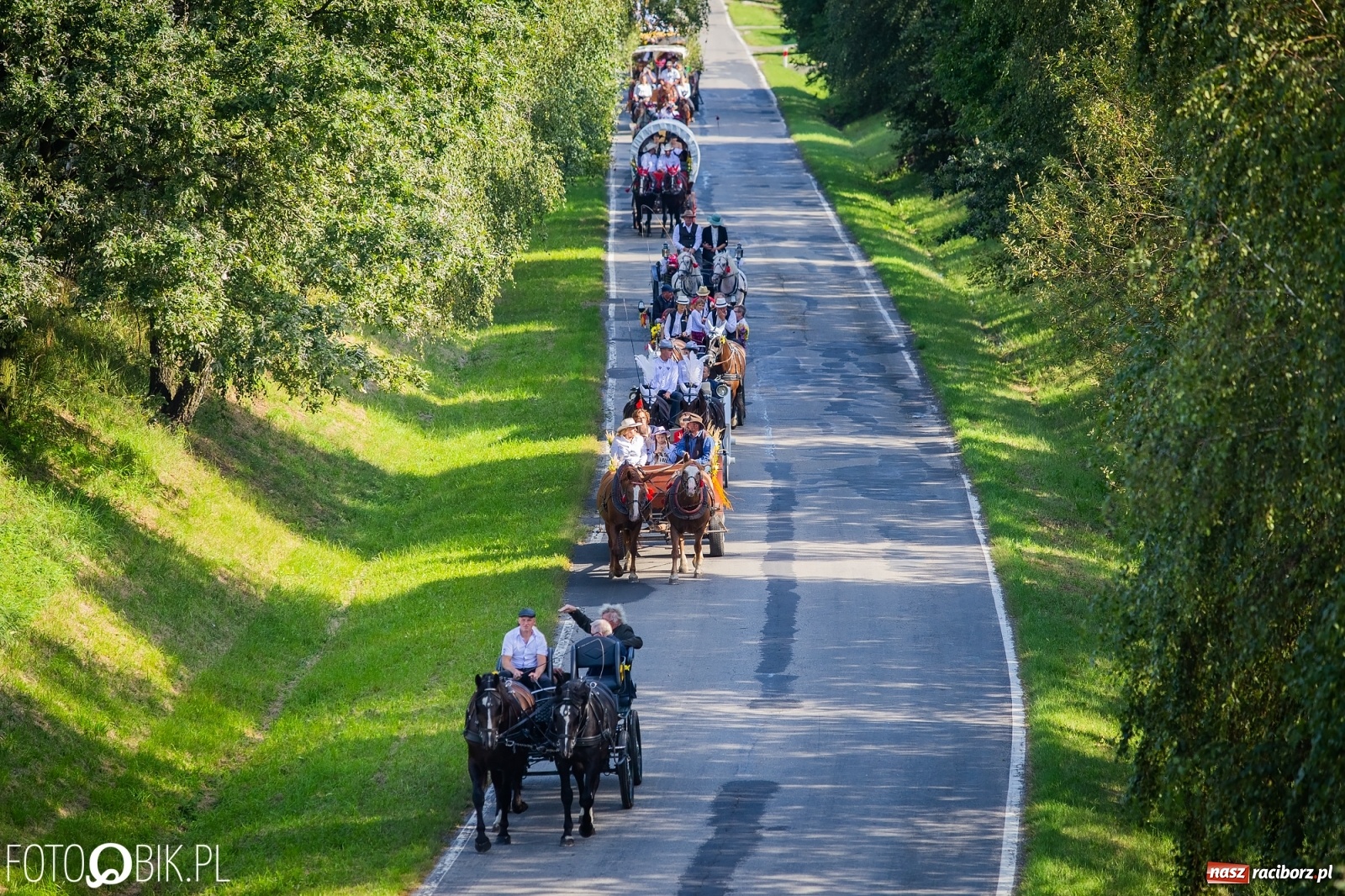 Zdjęcie w galerii na portalu naszraciborz.pl: Korowód jak maraton. Dożynki w Pogrzebieniu [FOTO i WIDEO]  wiadomości z regionu
