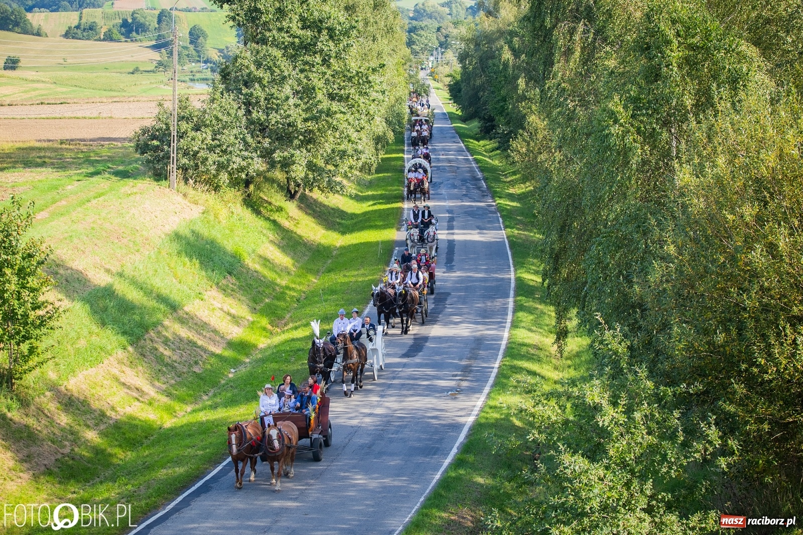 Zdjęcie w galerii na portalu naszraciborz.pl: Korowód jak maraton. Dożynki w Pogrzebieniu [FOTO i WIDEO]  wiadomości z regionu