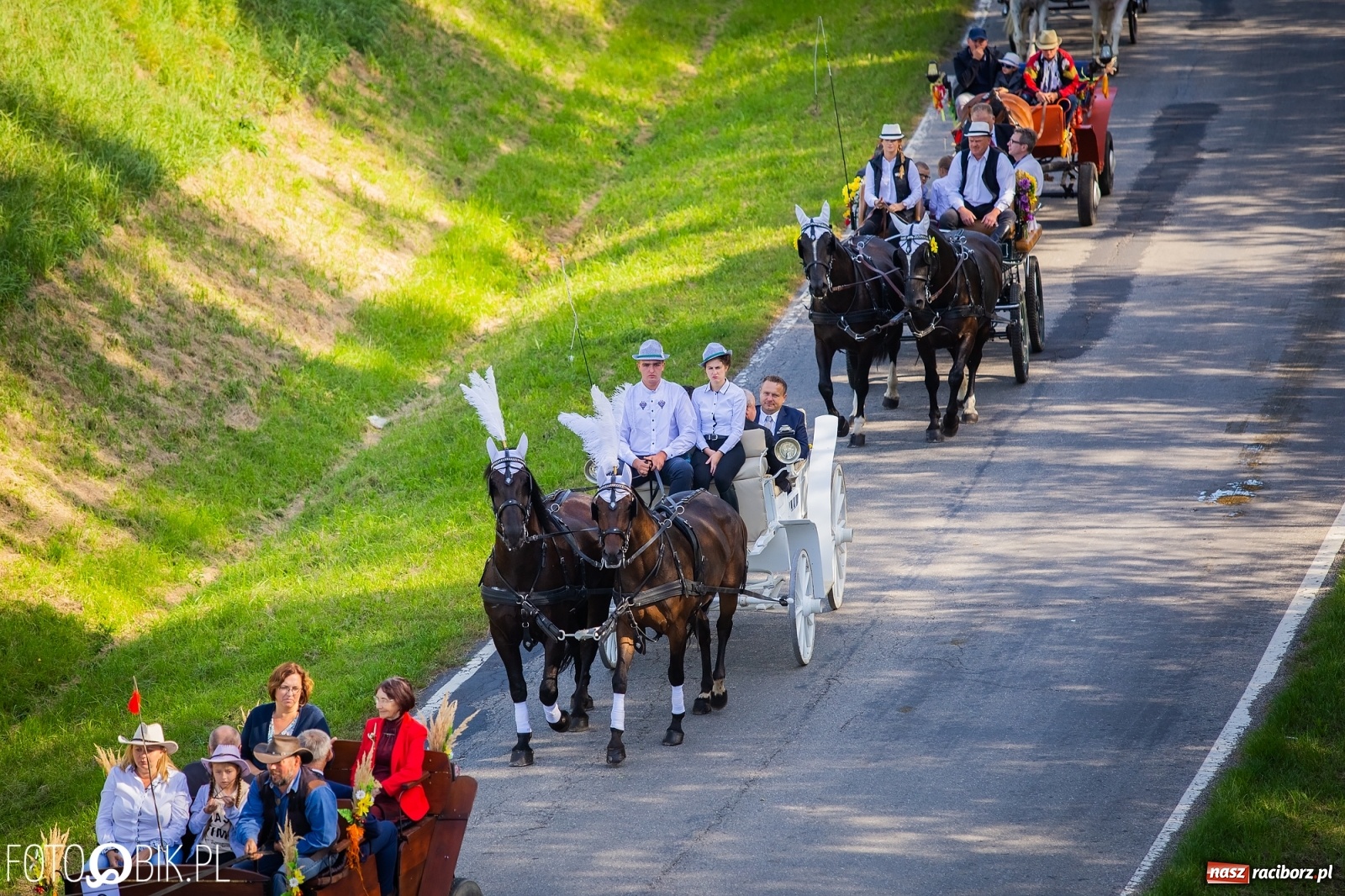 Zdjęcie w galerii na portalu naszraciborz.pl: Korowód jak maraton. Dożynki w Pogrzebieniu [FOTO i WIDEO]  wiadomości z regionu